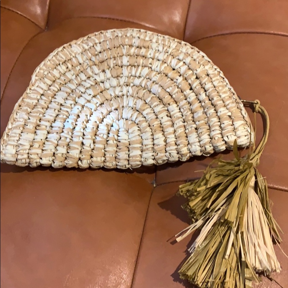 Lucky Brand clutch never used